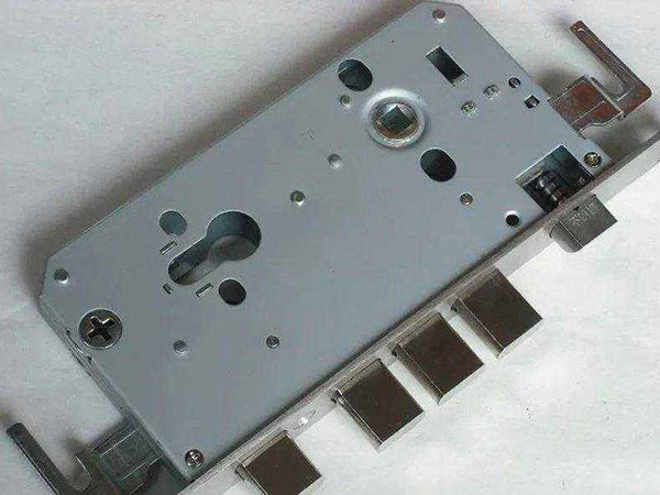 淮上24小时上门开锁公司