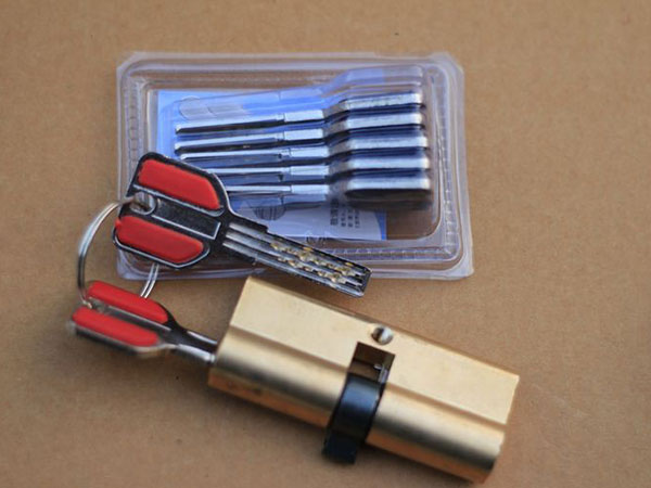 淮上24小时上门开锁公司